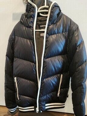 Izzue Men’s Black Puffer Jacket with White Trim